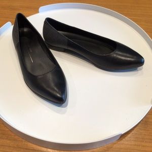 Ecco Black Leather Flats